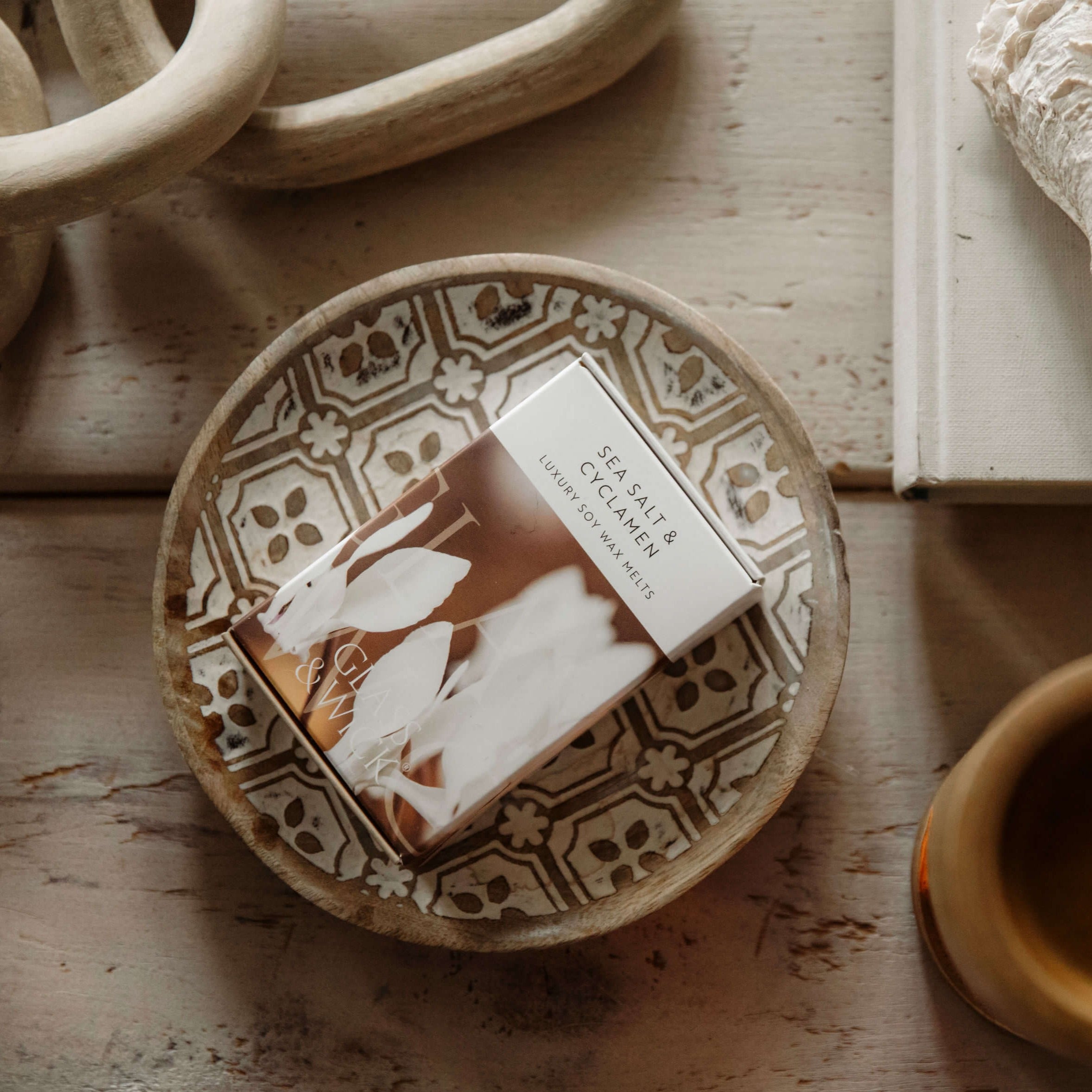 sea salt & cyclamen costal scented wax melt