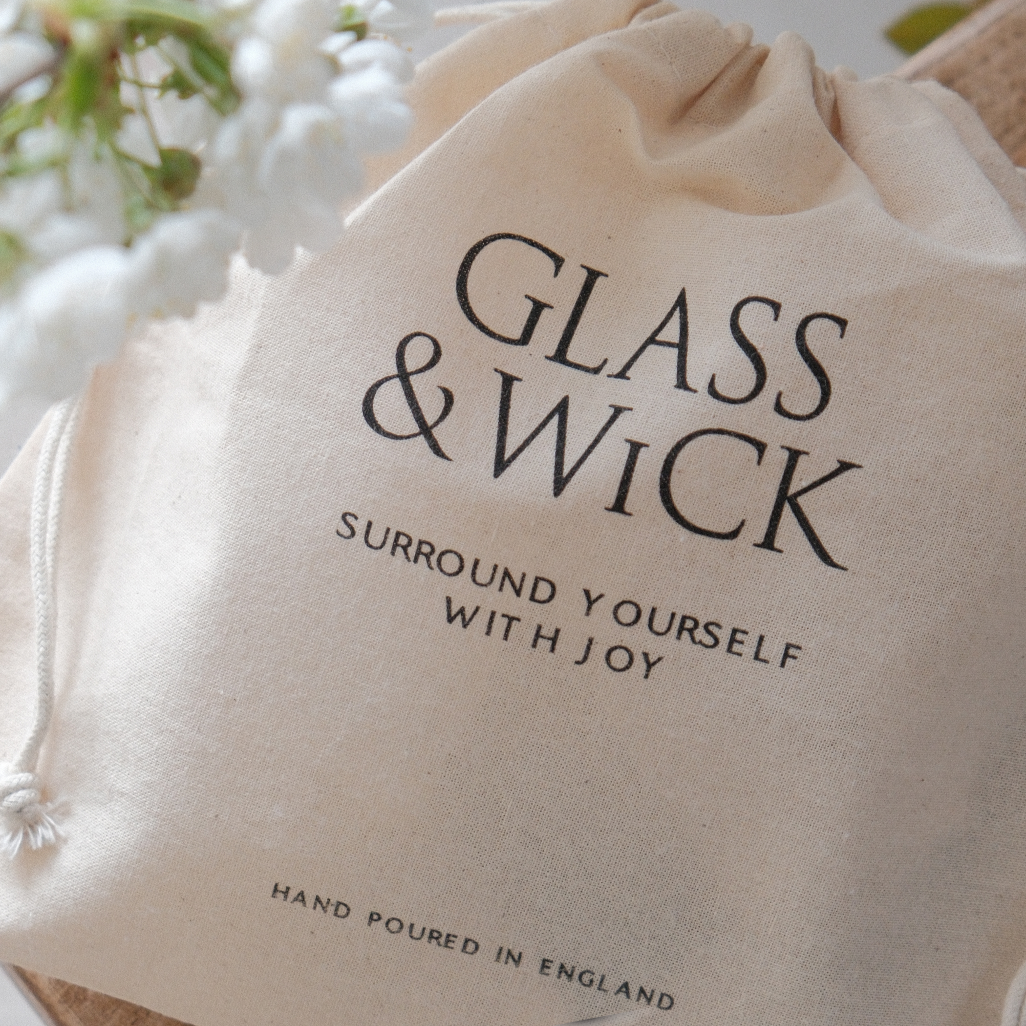 glass and wick soy wax melt sample collection in organic cotton bag. 10 units.