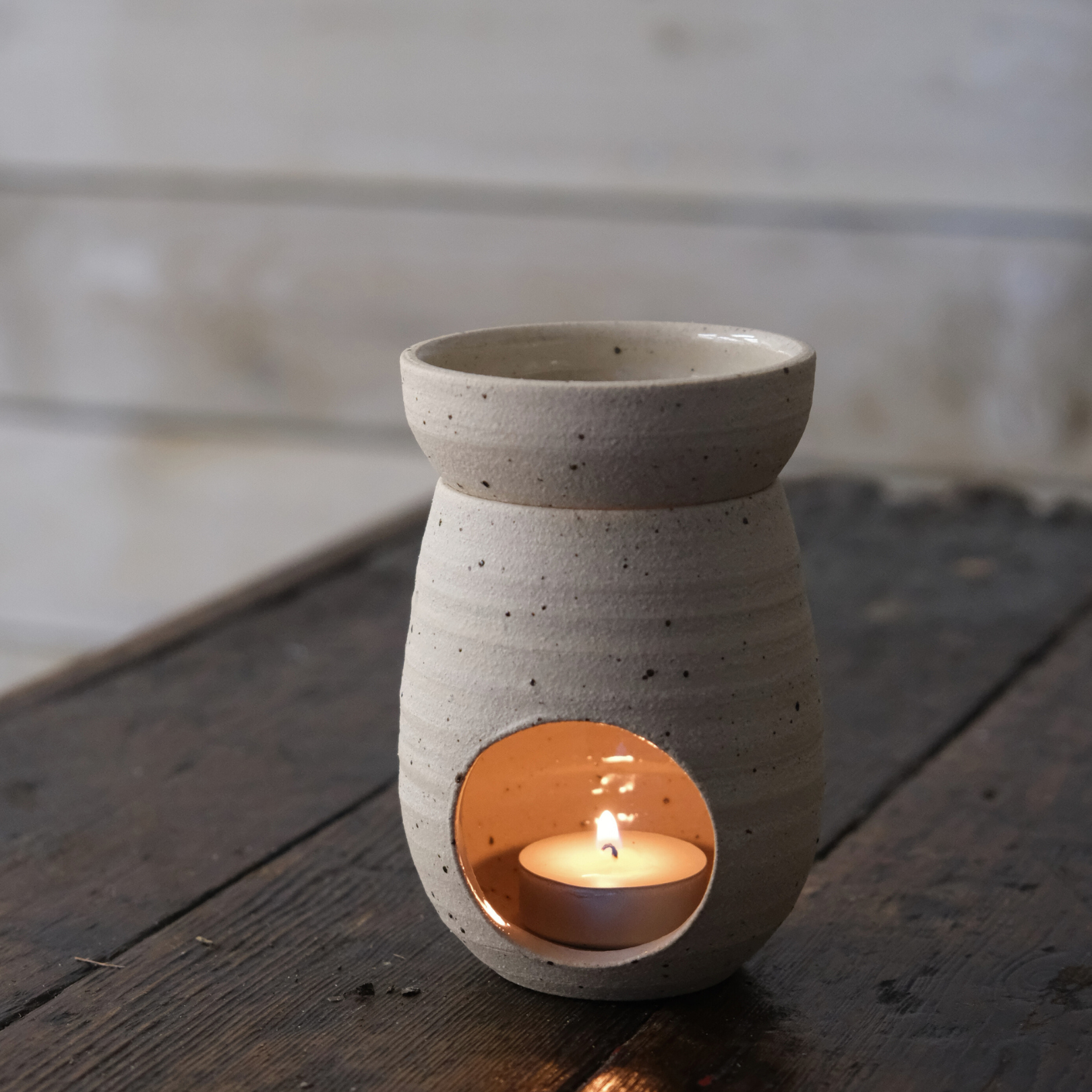 The Hive Burner - Raw Speckled Clay (Handthrown by Eleanor Torbati)