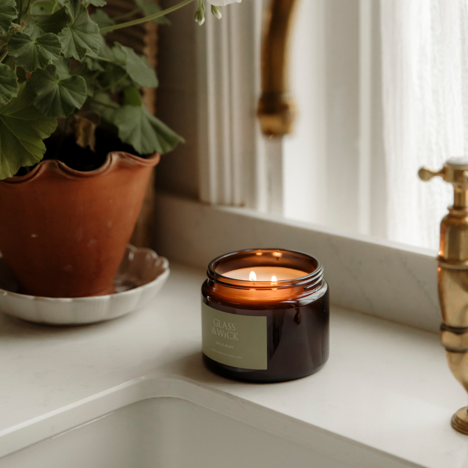 Wild Mint Dual-Wick Candle