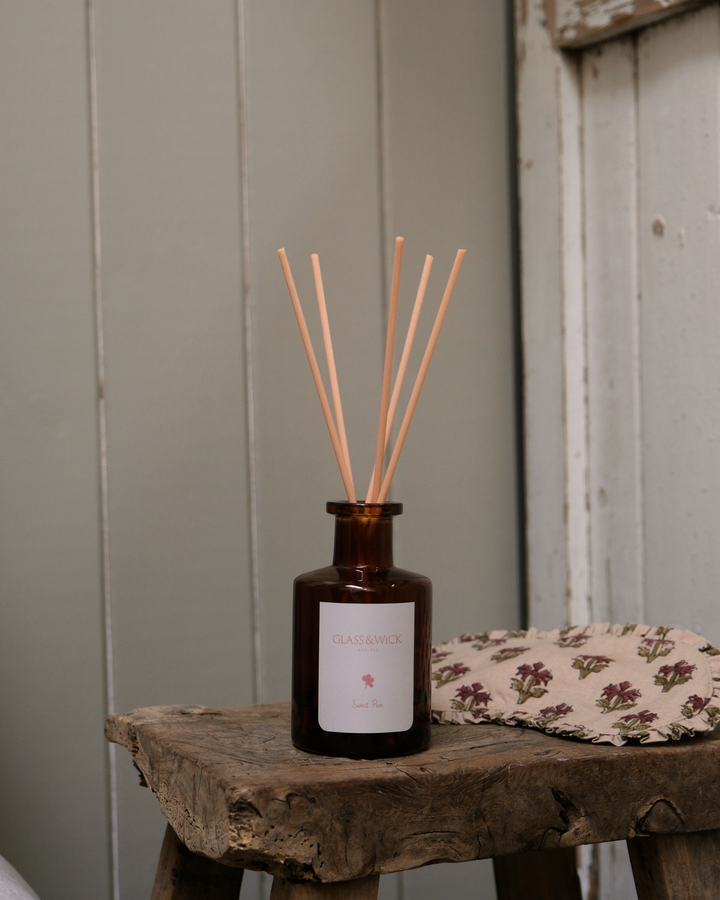 Sweet Pea Amber Reed Diffuser